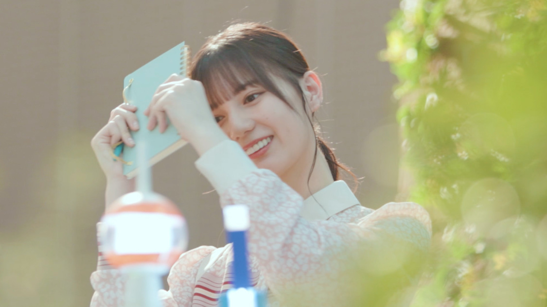 小坂菜緒（日向坂46）＆阿部サダヲ、新TV-CM「CO2を減らすために」篇「すすめ、ゼロカーボン！」篇 メイキング画像