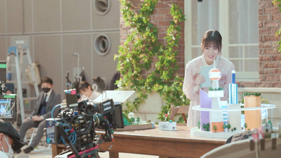 小坂菜緒（日向坂46）＆阿部サダヲ、新TV-CM「CO2を減らすために」篇「すすめ、ゼロカーボン！」篇 メイキング画像