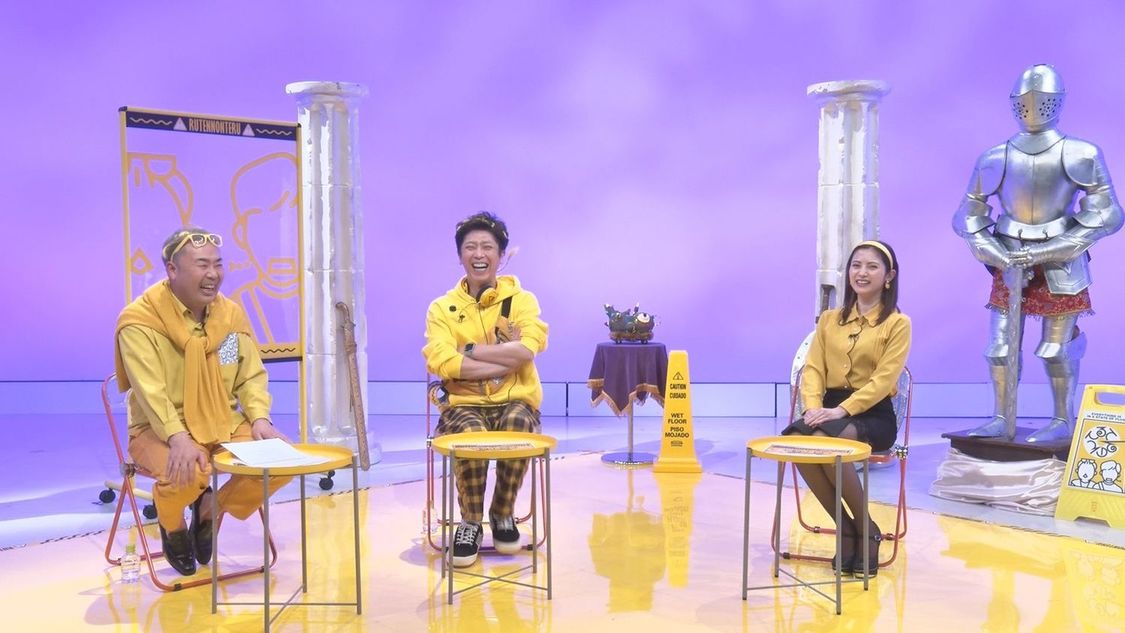 左からフットボールアワー、桃月なしこ（©ytv）