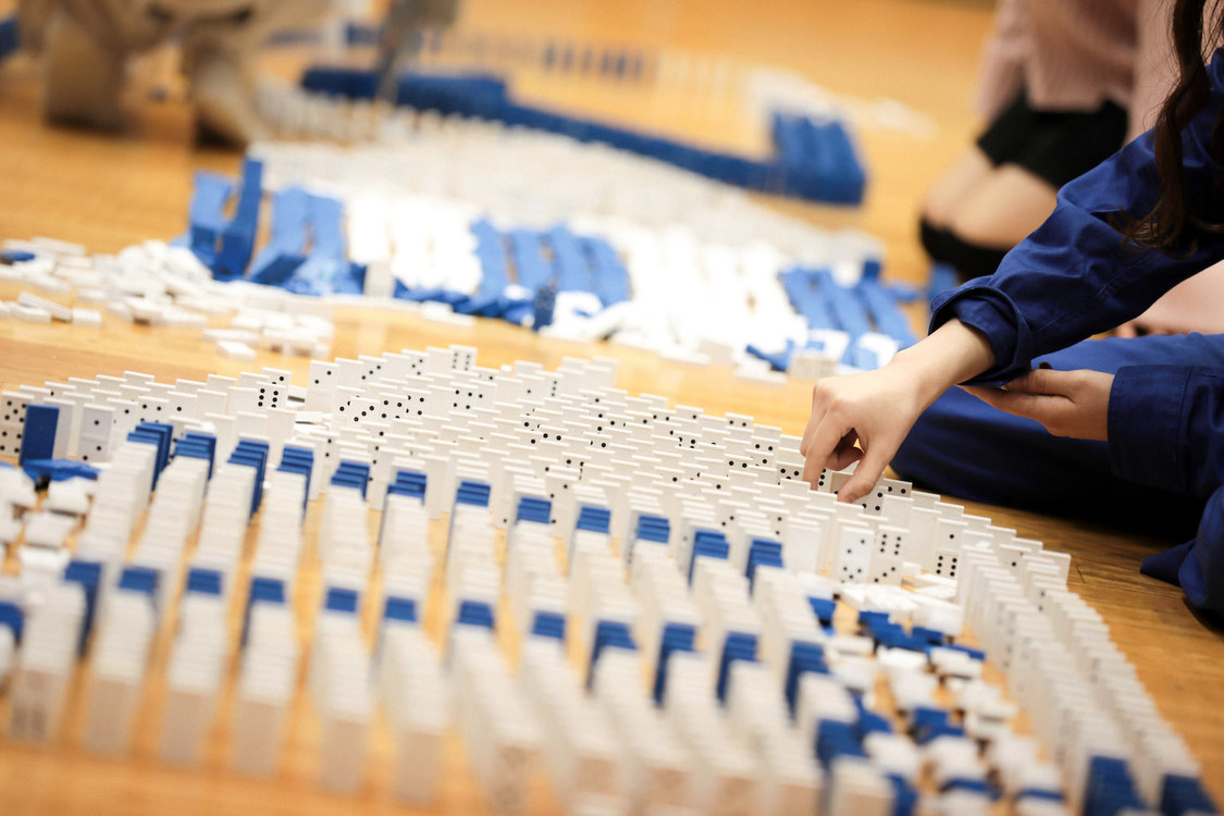 『ゆうなの那由多？超過酷！一万個ドミノライブツイスター』