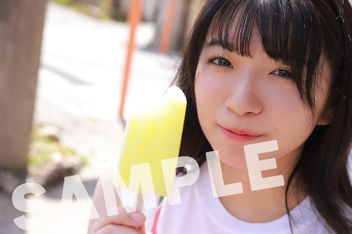 進藤あまね1st写真集　ゲーマーズ秋葉原店・池袋店・通販限定ブロマイド（共通）