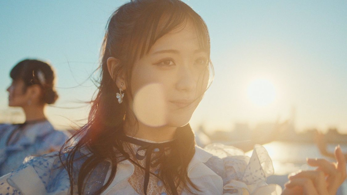 「笑顔のチャンス」MVより