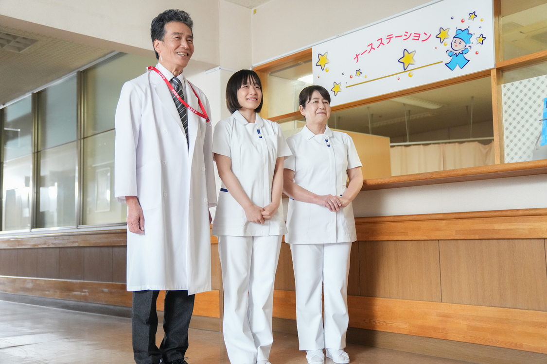 三浦浩一（左）／映画『いちばん逢いたいひと』場面写真（©TT Global）