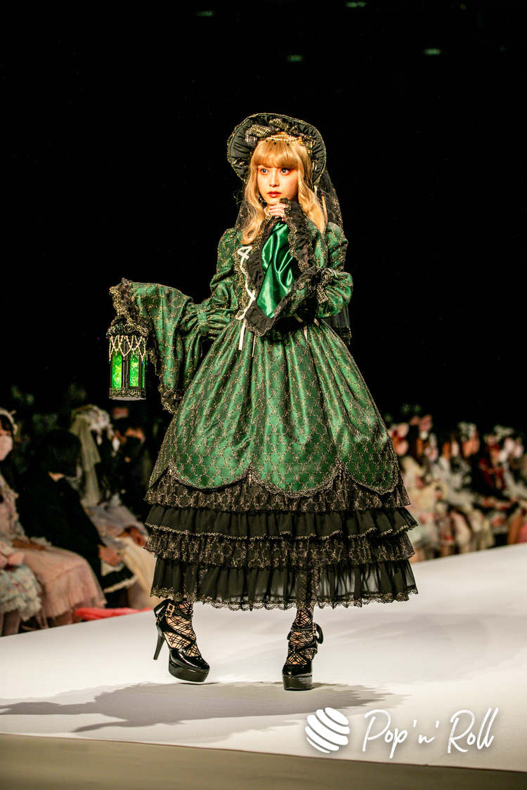 小山璃奈＜BABY,THE STARS SHINE BRIGHT／ALICE and the PIRATES 2023 S/S BRAND-NEW FASHION SHOW＞渋谷ヒカリエホール（2023年2月5日）