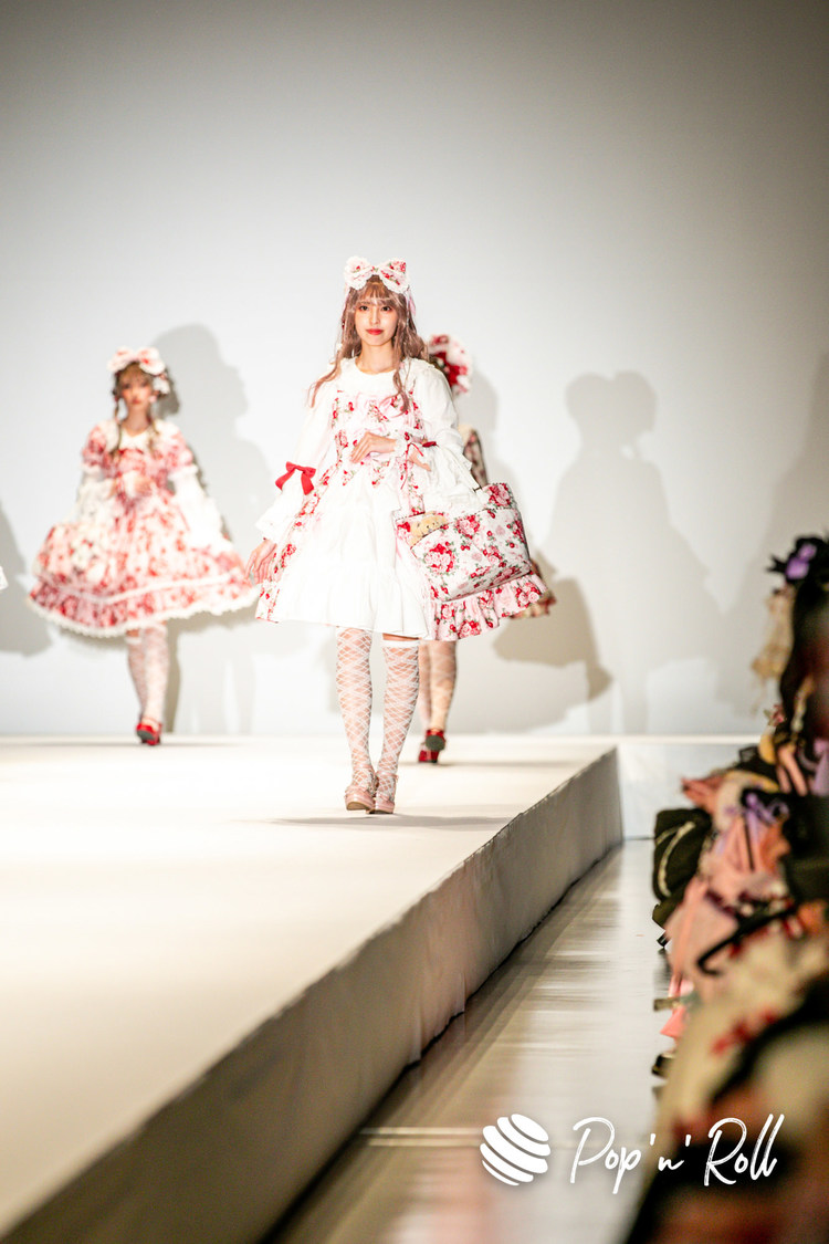 沖口優奈（マジカル・パンチライン）＜BABY,THE STARS SHINE BRIGHT／ALICE and the PIRATES 2023 S/S BRAND-NEW FASHION SHOW＞渋谷ヒカリエホール（2023年2月5日）