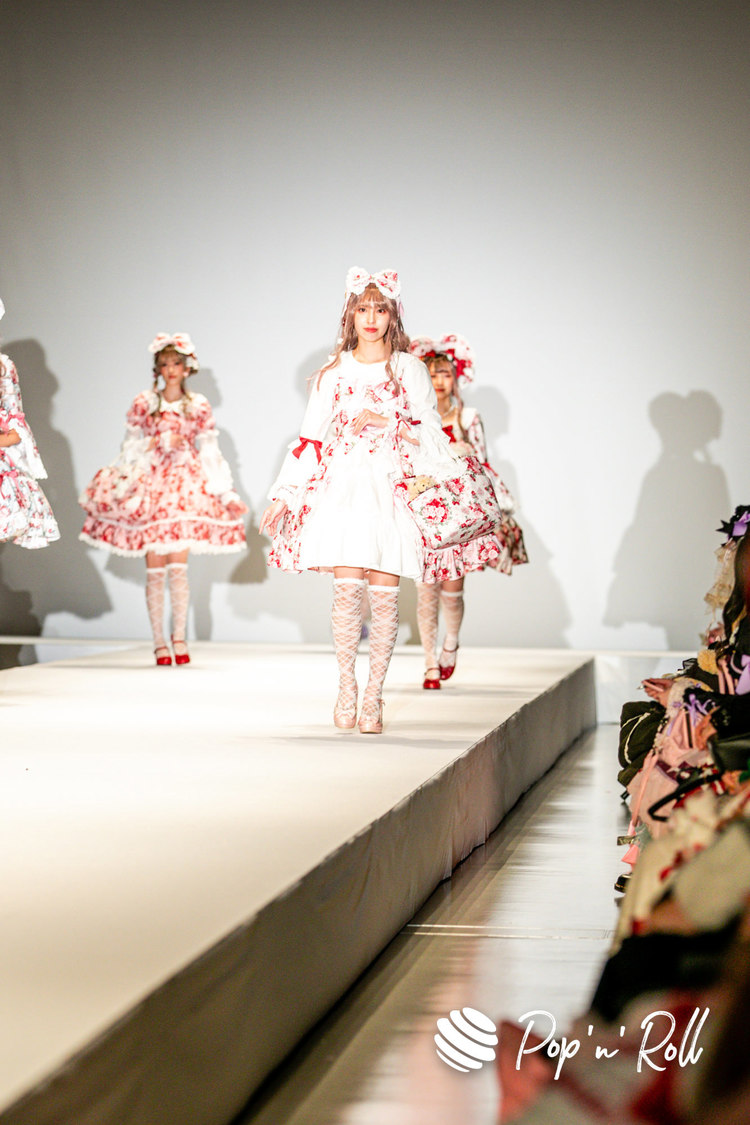 沖口優奈（マジカル・パンチライン）＜BABY,THE STARS SHINE BRIGHT／ALICE and the PIRATES 2023 S/S BRAND-NEW FASHION SHOW＞渋谷ヒカリエホール（2023年2月5日）