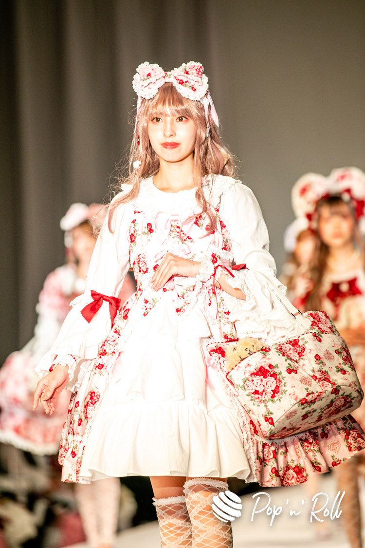 沖口優奈（マジカル・パンチライン）＜BABY,THE STARS SHINE BRIGHT／ALICE and the PIRATES 2023 S/S BRAND-NEW FASHION SHOW＞渋谷ヒカリエホール（2023年2月5日）