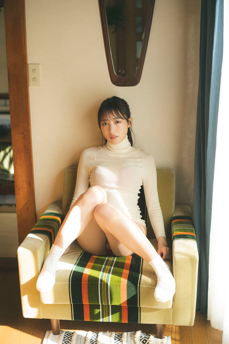 横野すみれ（©カノウリョウマ／グラビアザテレビジョン（KADOKAWA））