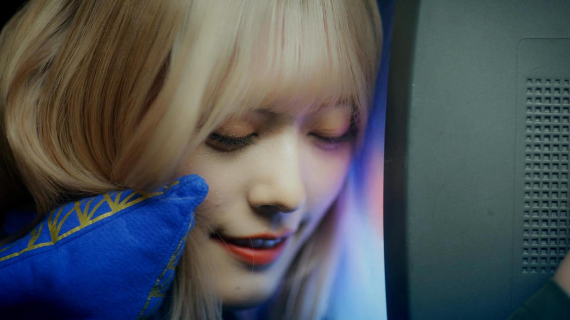 豆柴の大群「MUST GO」MVより