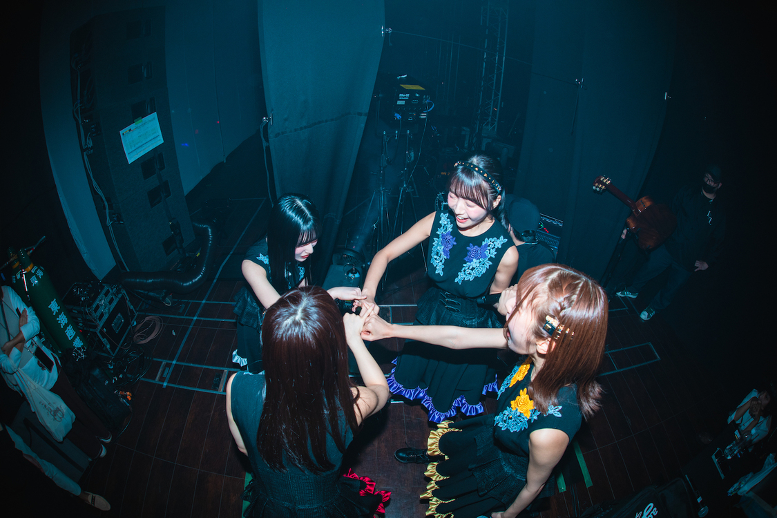 #2i2（©️真島洸／#ニーニ）