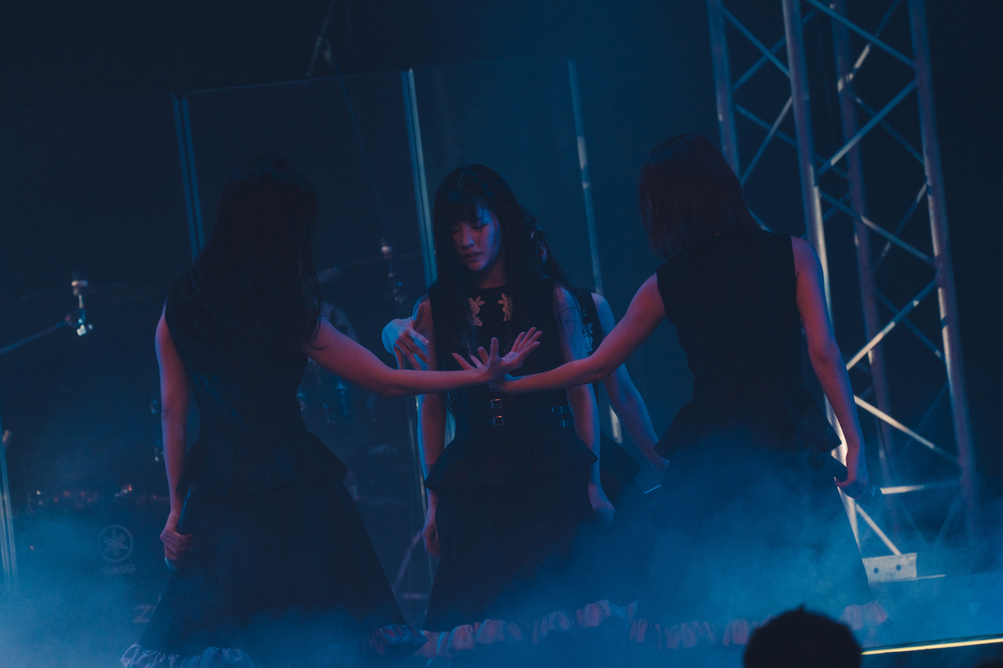 #2i2（©️真島洸／#ニーニ）