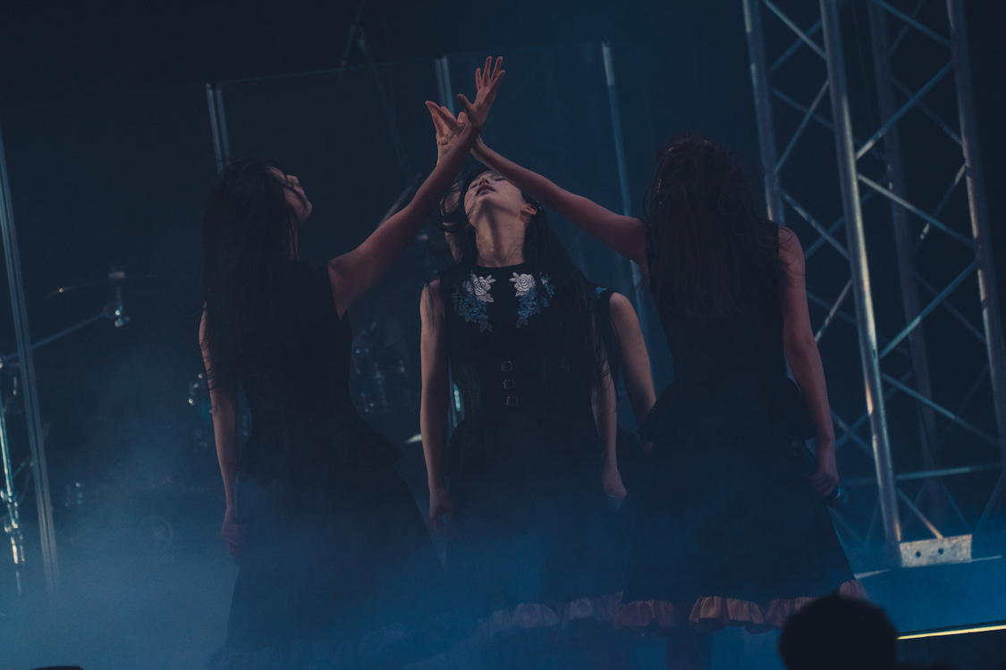 #2i2（©️真島洸／#ニーニ）