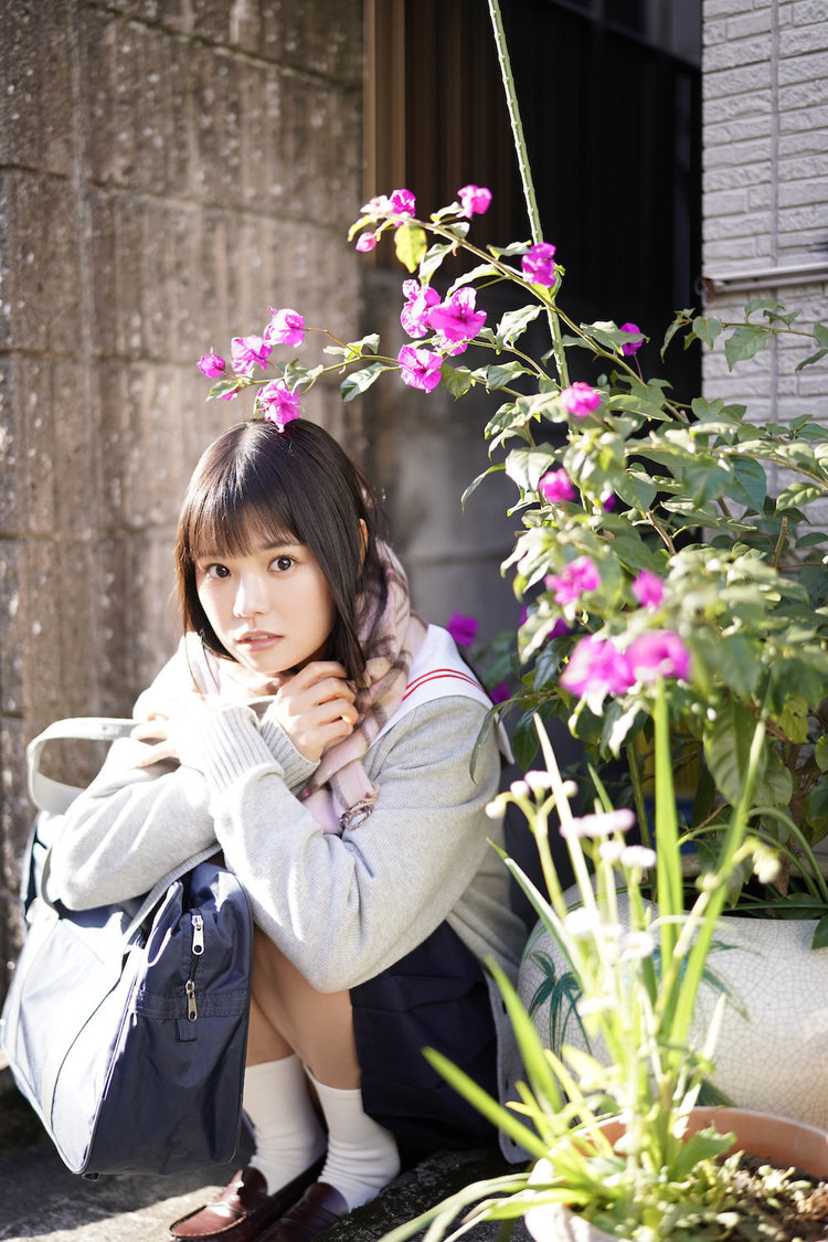 遥りさ『グラビアザテレビジョン』アザーカット（©佐藤佑一／グラビアザテレビジョン（KADOKAWA））