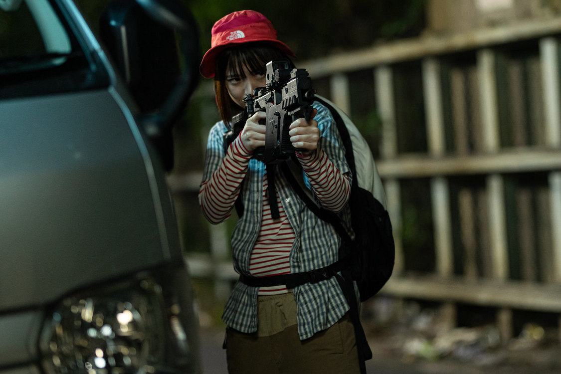 映画『ベイビーわるきゅーれ 2ベイビー』場面写真（©2023「ベイビーわるきゅーれ 2ベイビー」製作委員会）