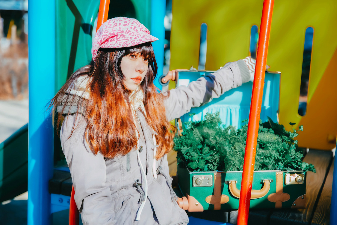 月日萌花（水槽とクレマチス）