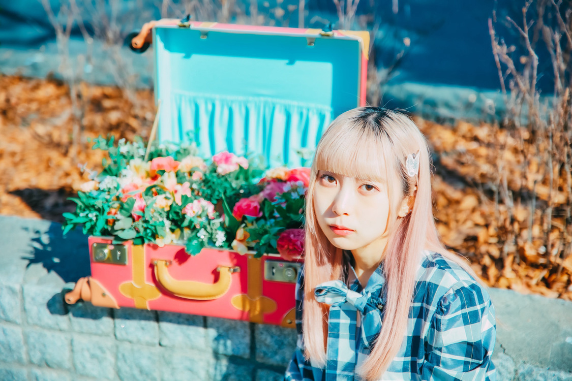 月日萌花（水槽とクレマチス）