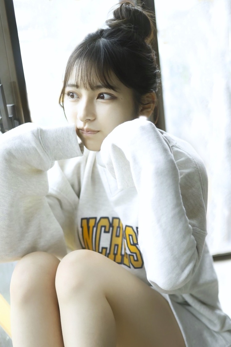 十味（#2i2）『週刊ヤングジャンプ』アザーカット（撮影：藤本和典／スタイリスト：工藤沙恵（ミタケイショウ））