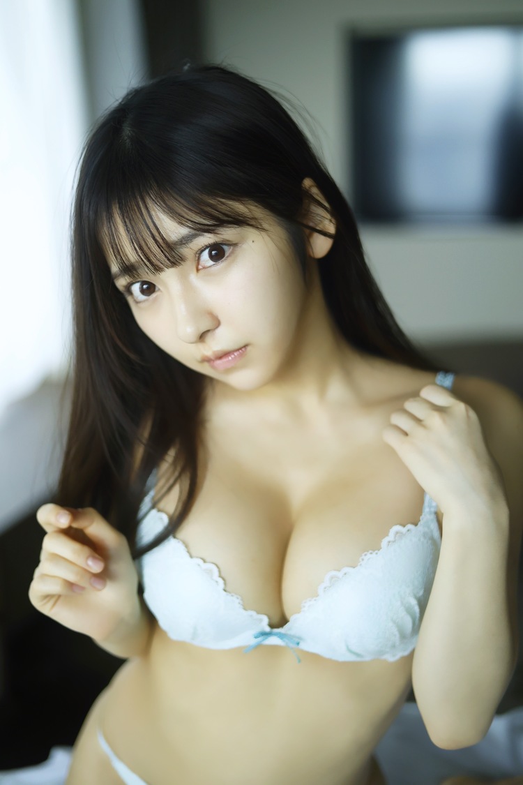 十味（#2i2）『週刊ヤングジャンプ』アザーカット（撮影：藤本和典／スタイリスト：工藤沙恵（ミタケイショウ））