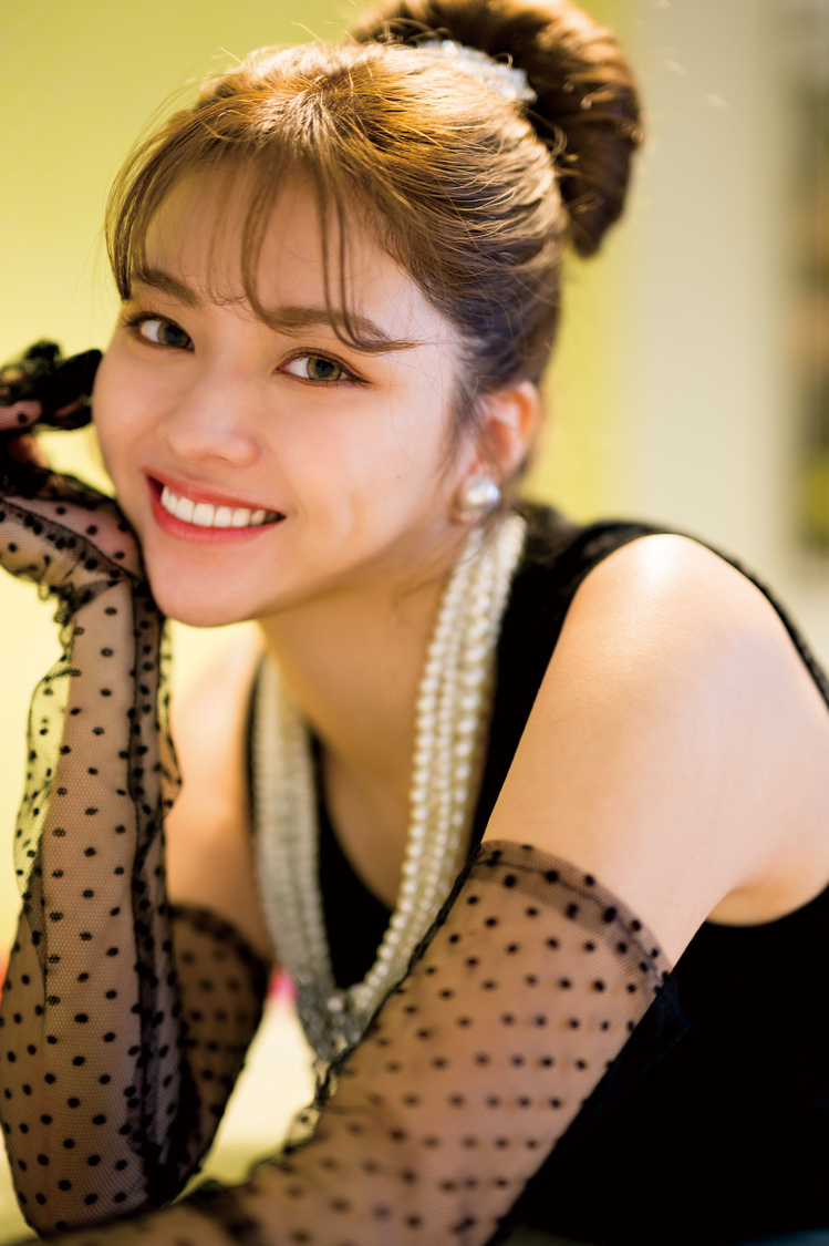 『おとなちょ。徳本夏恵写真集』（©Hidekazu Maiyama ©Futabasha Publishers Ltd.2023）