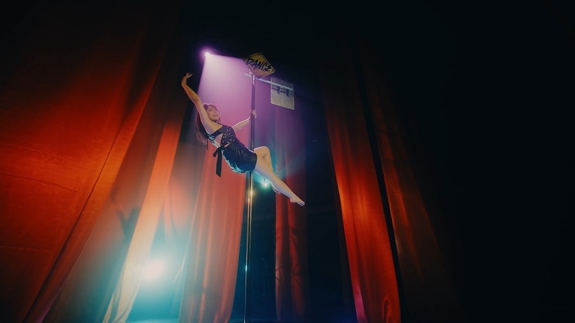 フィロソフィーのダンス　新曲「熱風は流転する」MVより