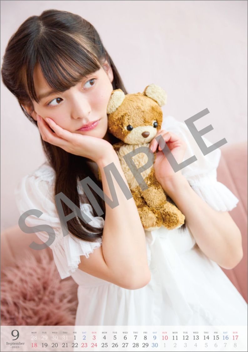 『卓上　上坂すみれ 4月始まりカレンダー』より