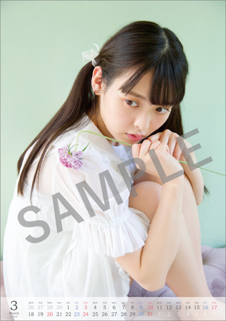 『卓上　上坂すみれ 4月始まりカレンダー』より