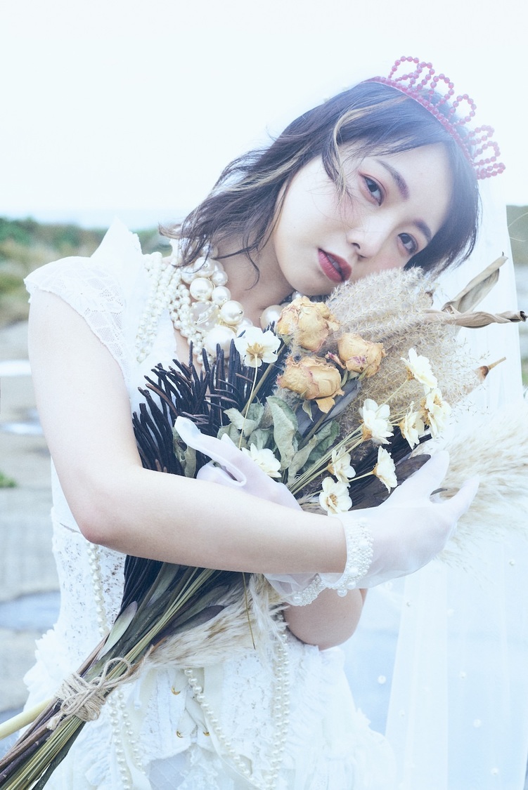 『戸田真琴フォトブック Makolin is』（東京ニュース通信社刊）