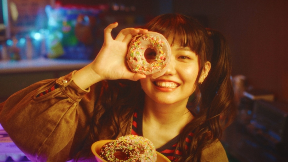 都内某所「ハバナイスデーイ」MVより