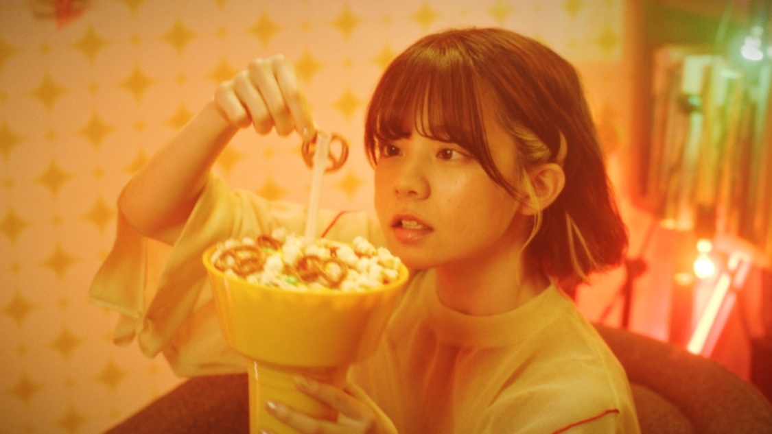 都内某所「ハバナイスデーイ」MVより