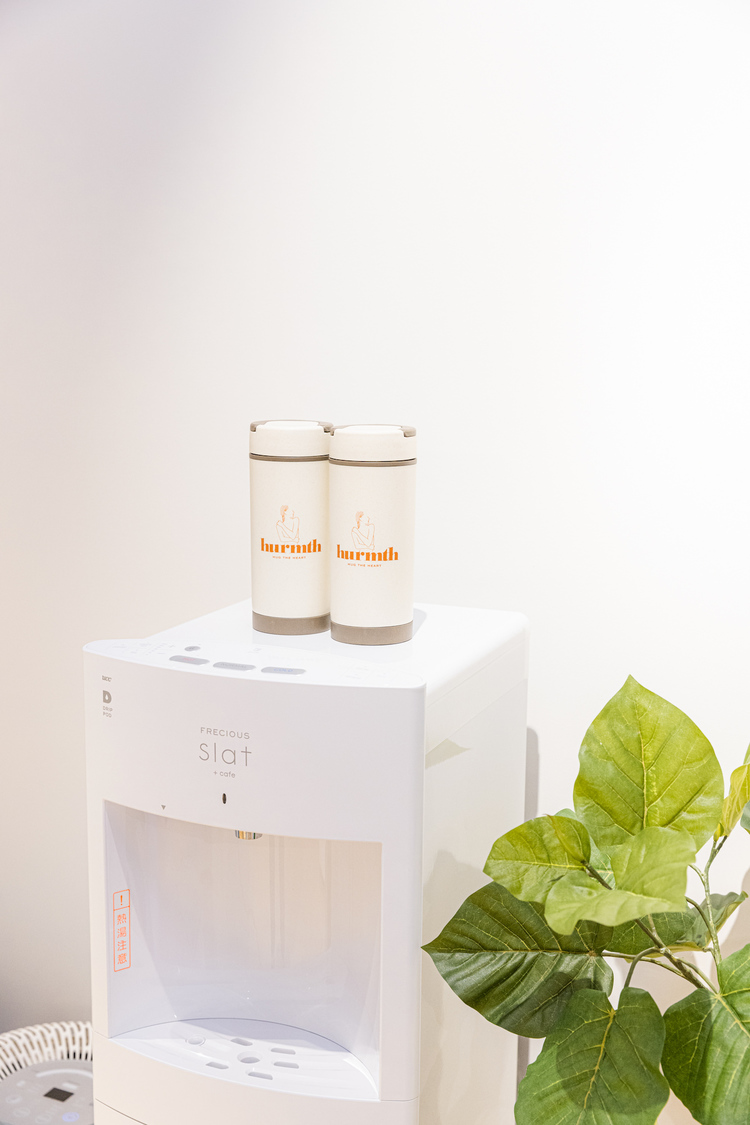 ウォーターサーバも用意。