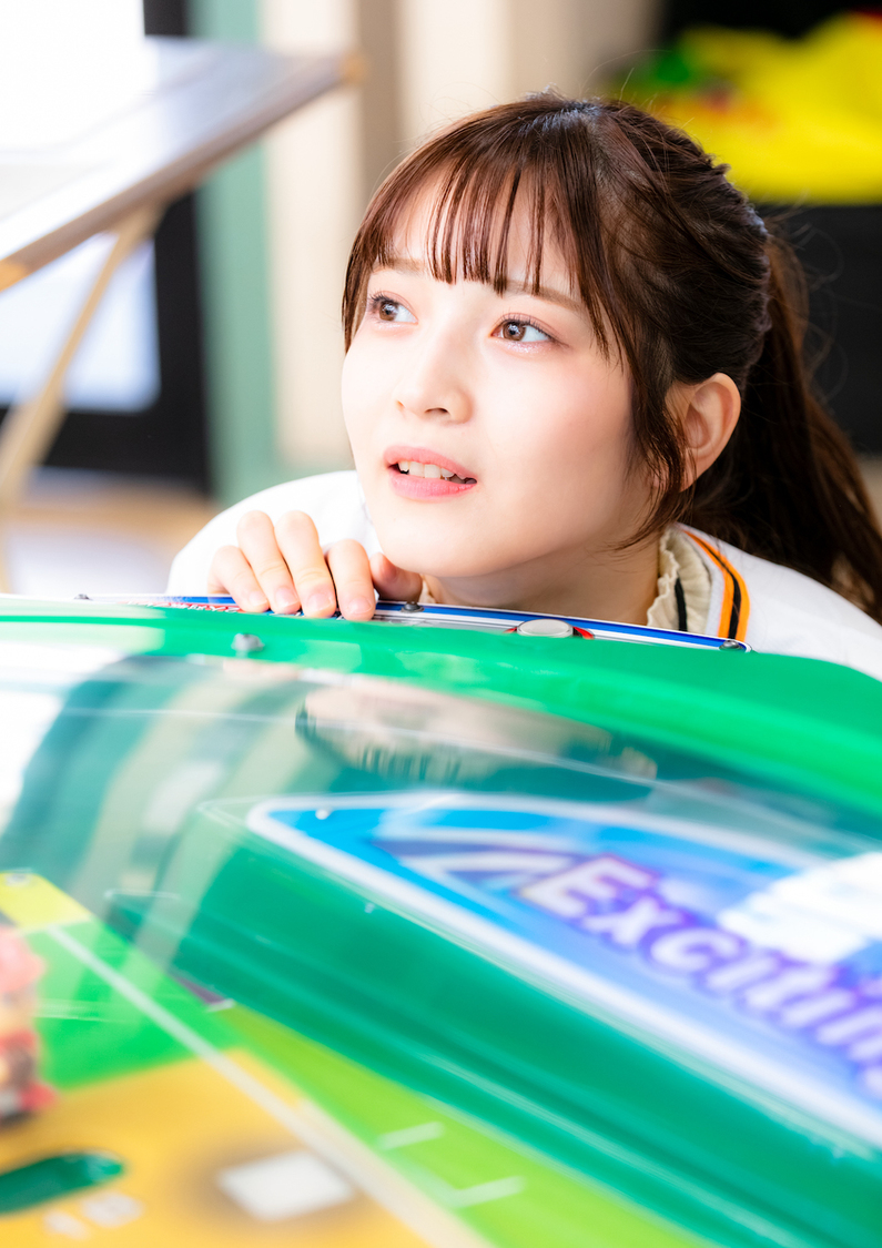 デジタルパーソナルブック『黒嵜菜々子（Peel the Apple）　 天真爛漫』より