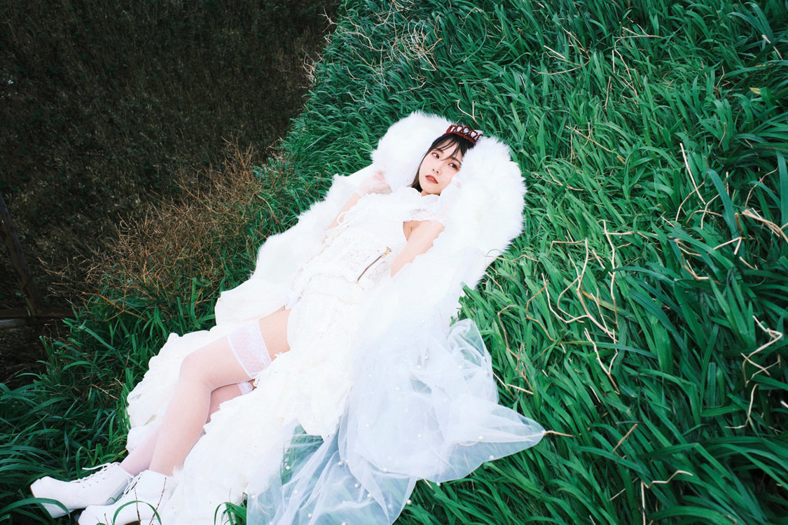 『戸田真琴フォトブック Makolin is』（東京ニュース通信社刊）