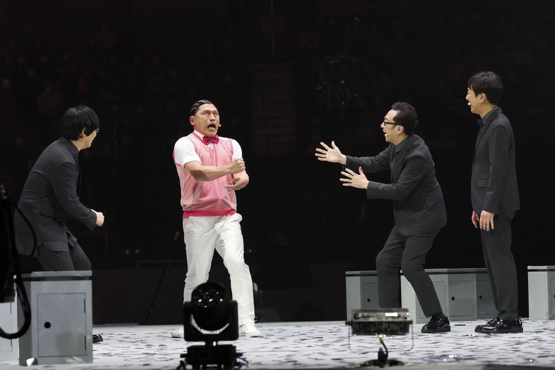 ＜東京03 FROLIC A HOLIC feat.Creepy Nuts in 日本武道館 なんと括っていいか、まだ分からない＞日本武道館（2023年3月4日、5日）（©️川田洋司、加藤千絵）