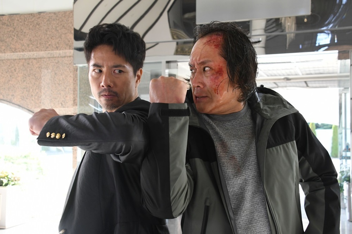 『グッドモーニング、眠れる獅子２』場面写真（©2023「グッドモーニング、眠れる獅子２」製作委員会）