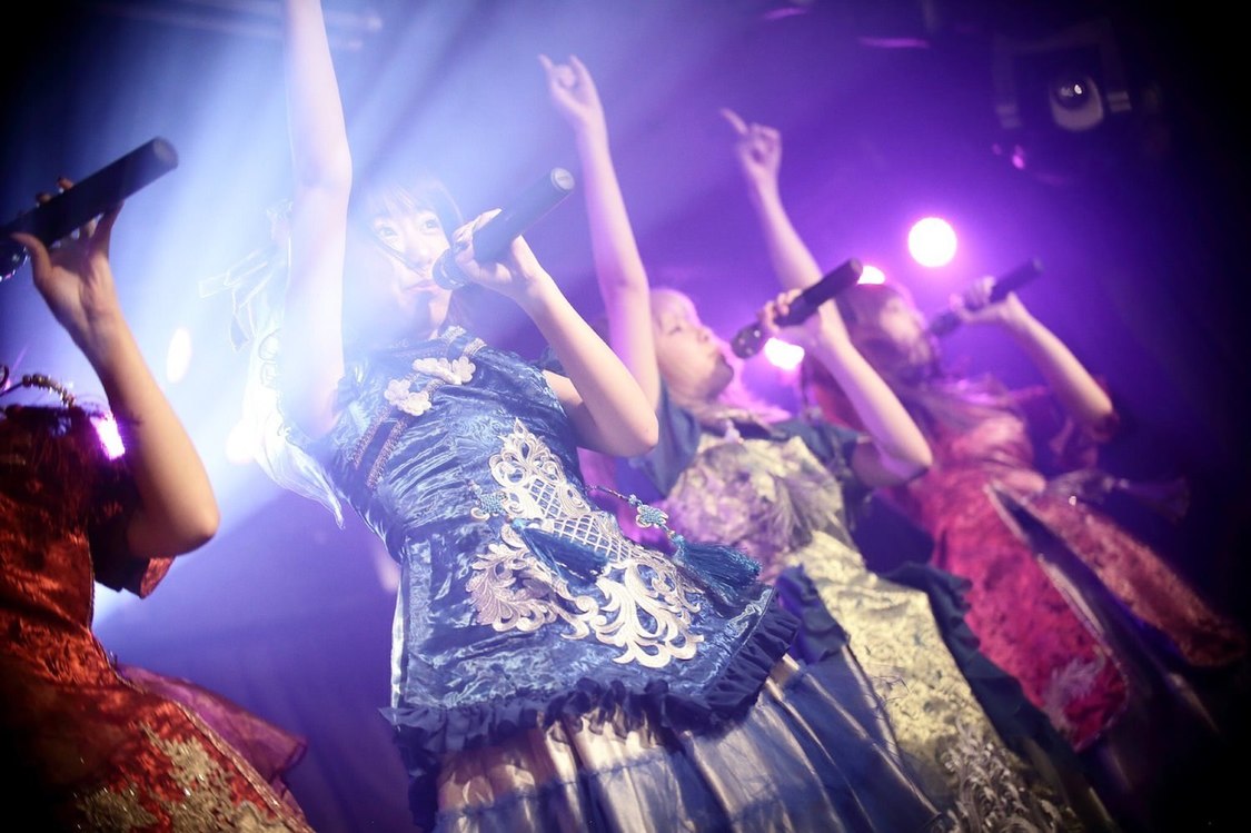 We=MUKASHIBANASHIライブ写真