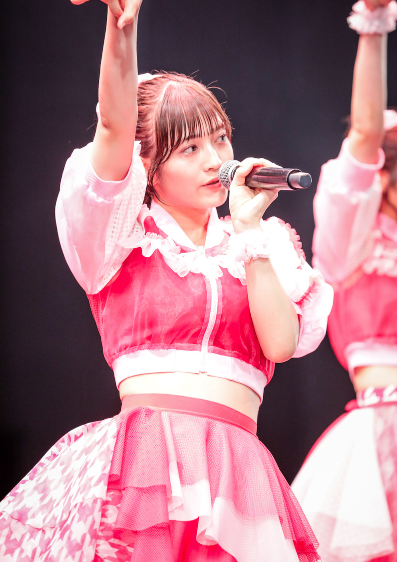 デジタルパーソナルブック『黒嵜菜々子（Peel the Apple）　 天真爛漫』より