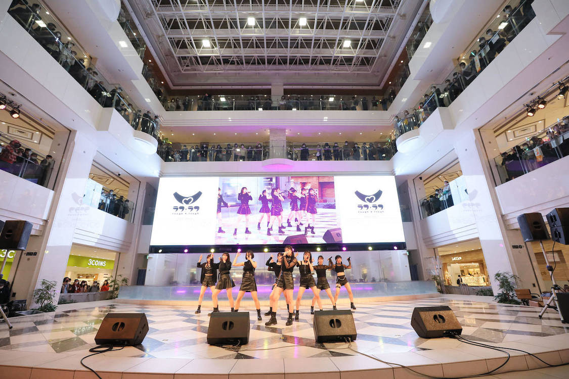 ラフ×ラフ＜デビューイベント＞池袋サンシャインシティ噴水広場（2023年3月9日）