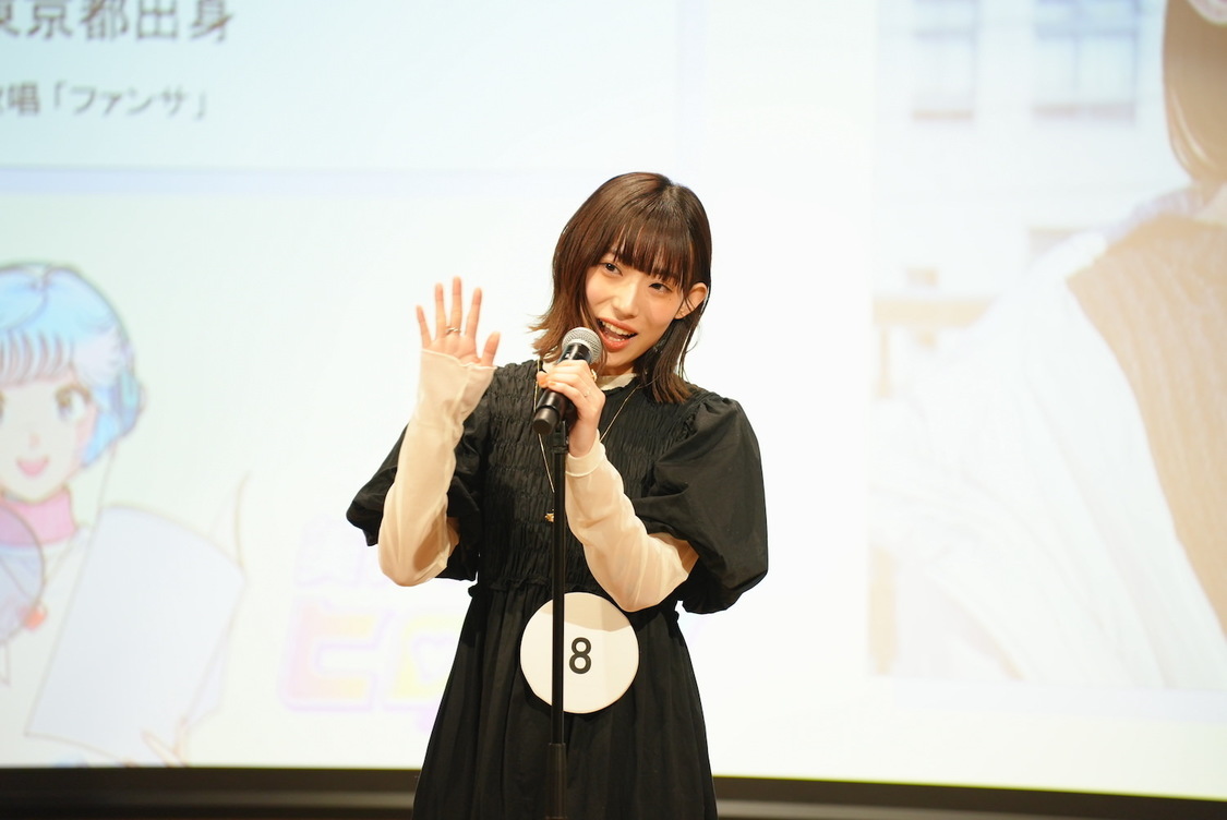 ひなた（©美少女図鑑,All Right Reserved）