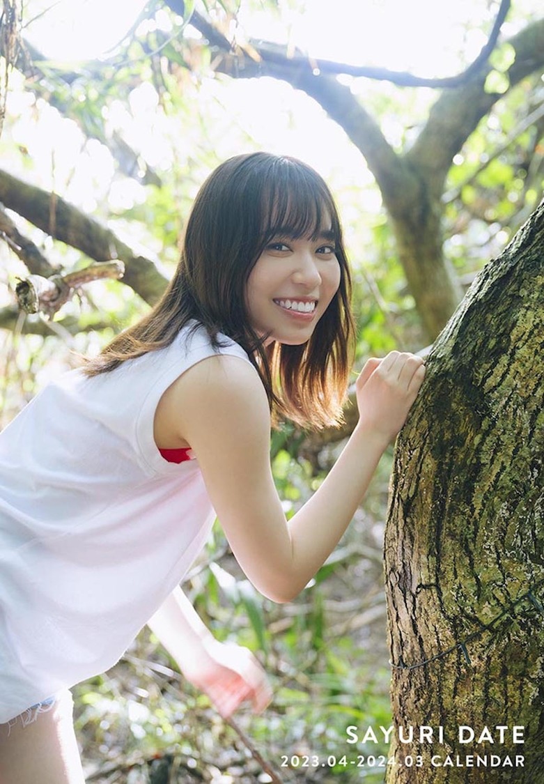 『伊達さゆり カレンダー 2023.04-2024.03』（壁掛けver.）掲載カット（撮影：藤原宏）