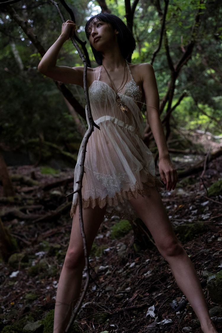 華村あすか写真集『真価論』（(C)沢渡 朔／講談社）