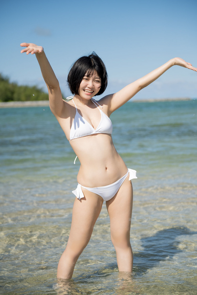 『SPA!デジタル写真集 ミスSPA!2022　峰尾こずえ「童顔アニメ声のハレンチガール」』誌面カット