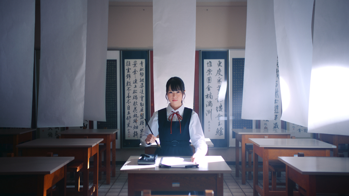 AKB48「どうしても君が好きだ」MVより（©️AKB48 ）