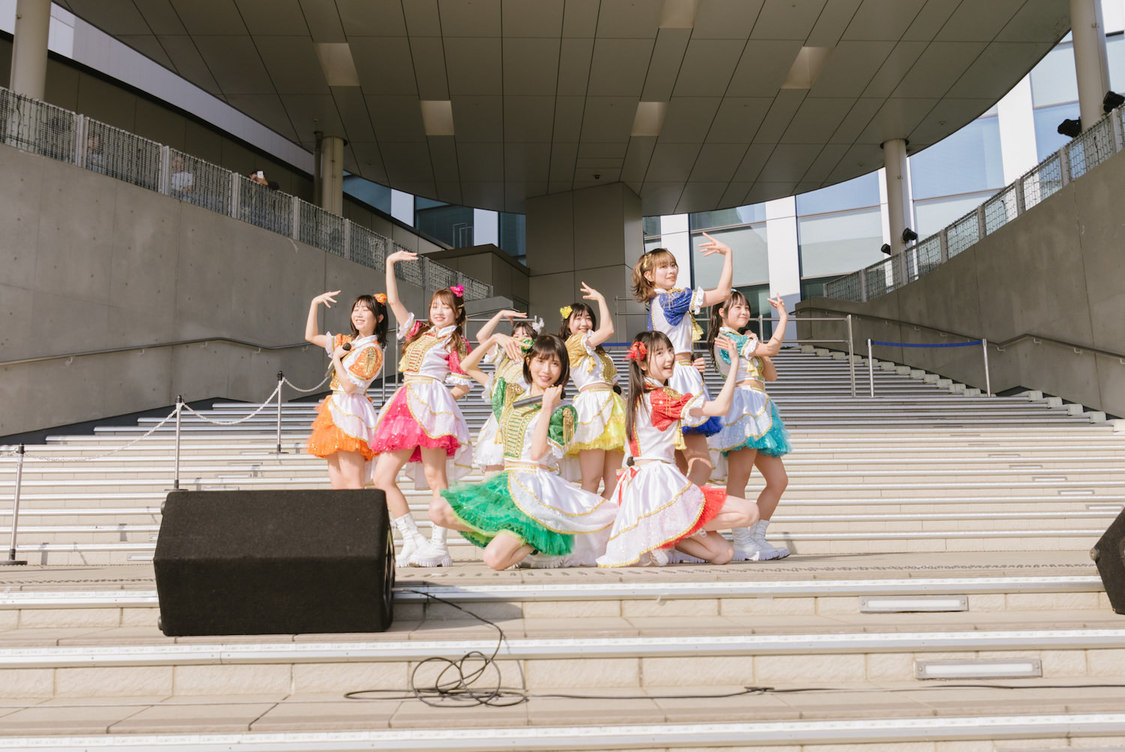 LinQ＜ニューシングル「FANTASTIC WORLD」発売記念ミニライブ＞ダイバーシティ東京プラザ フェスティバル広場（2023年4月1日）