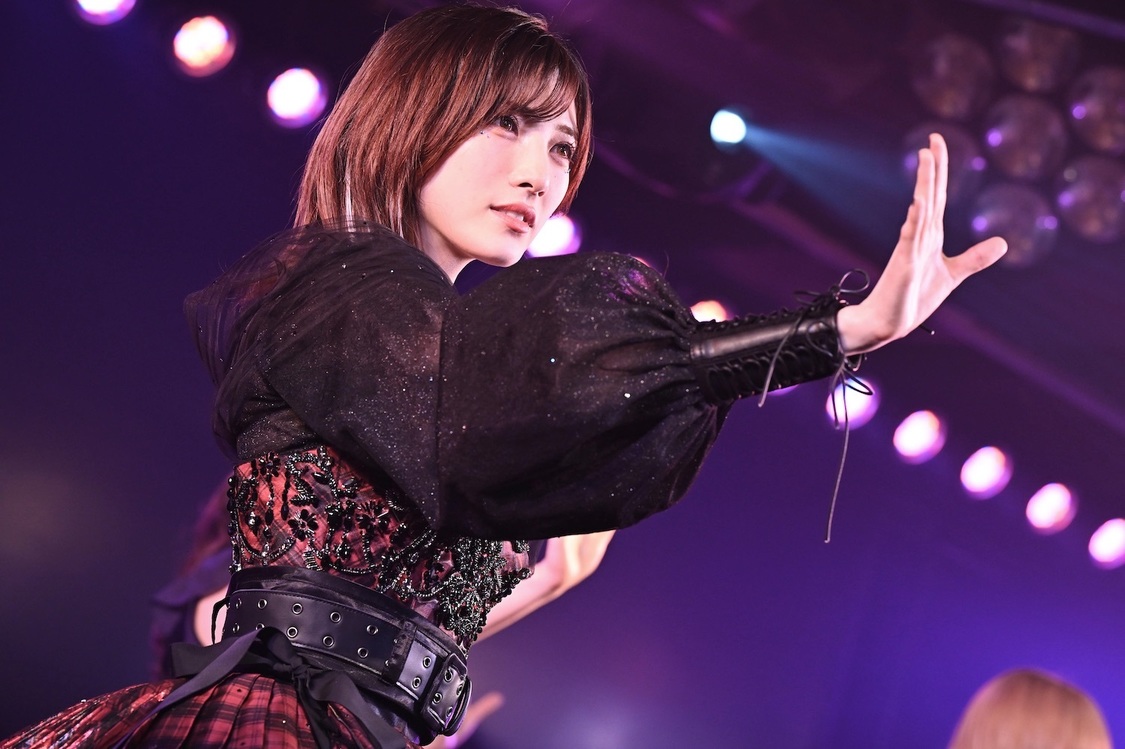 ＜AKB48 岡田奈々卒業公演＞AKB48劇場（2023年4月2日／ⒸAKB48）