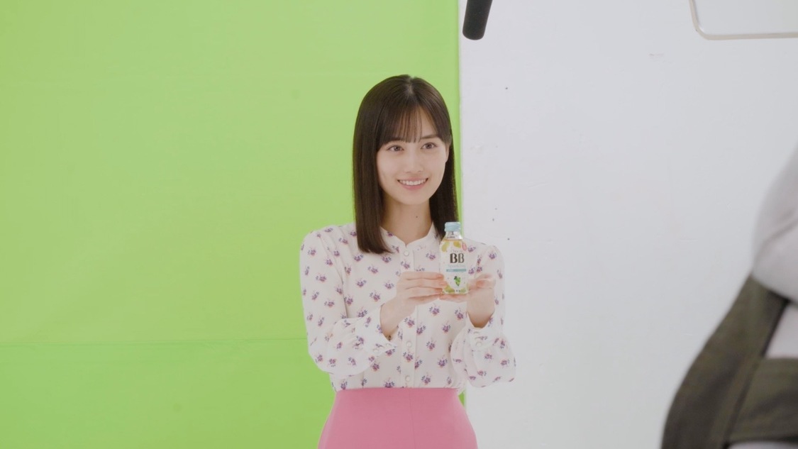  『チョコラBBブランド』新CM「キレイはじける」より