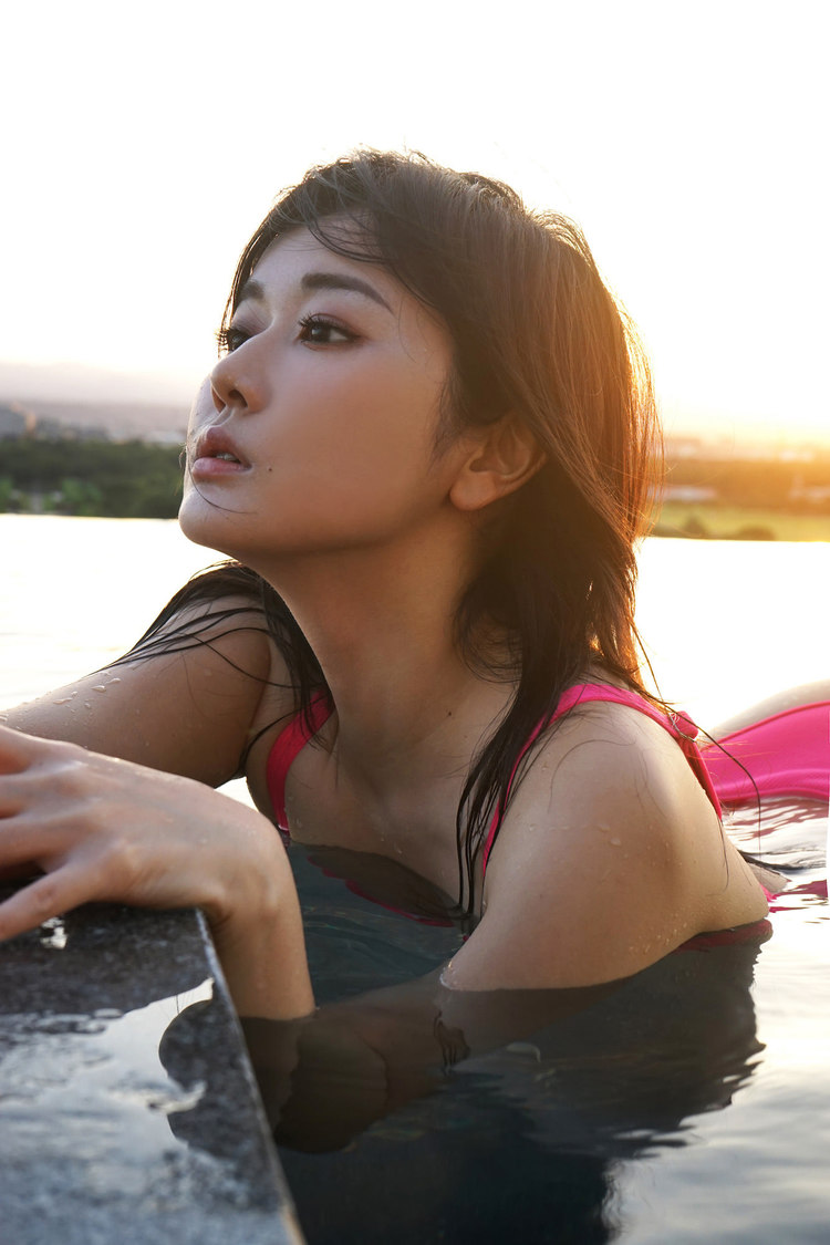 宮藤あどね写真集『aria』より