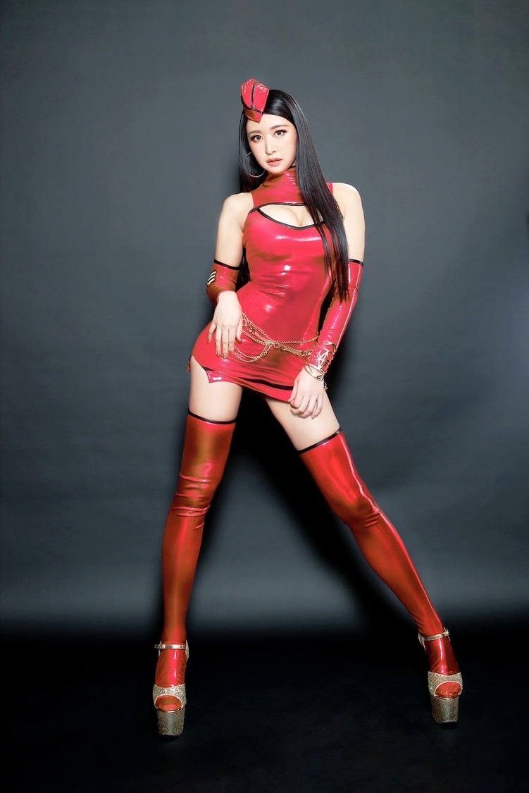 真島なおみ『スケールアヴィエーション』アザーカット（©️KEN U）