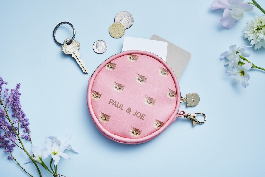 『ゼクシィ海外ウエディング 2023 Summer & Autumn』付録：PAUL & JOE ネコ柄 ラウンドポーチ