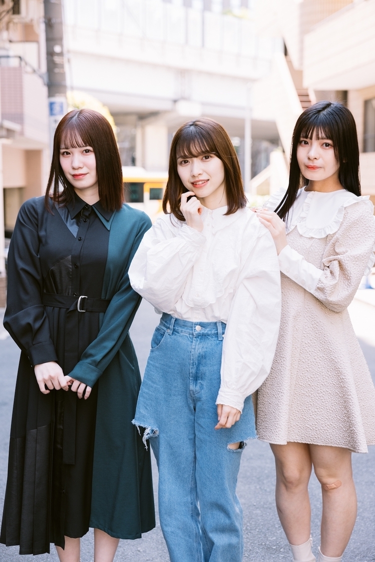 日南唯未（Bunny La Crew）、乃上ふう香（しろもん）、葉山かえで（MyDearDarlin'）