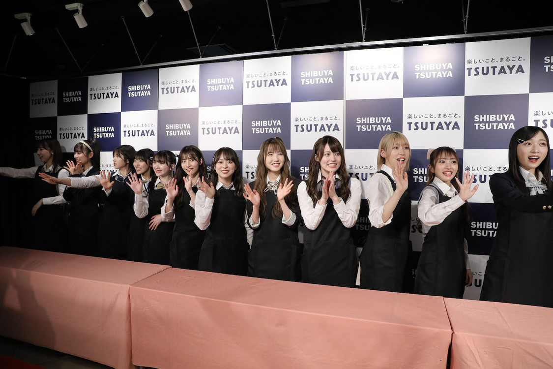 ＜AKB48 61stシングル「どうしても君が好きだ」発売記念【CDショップ2店舗】選抜メンバー16名参加1日店員イベント＞SHIBUYA TSUTAYA（2023年4月26日／©️AKB48）